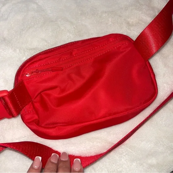 NWT ❤️ Lululemon True Red Everywhere Belt Bag 1L - Picture 7 of 9